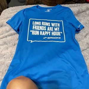 Brooks running top